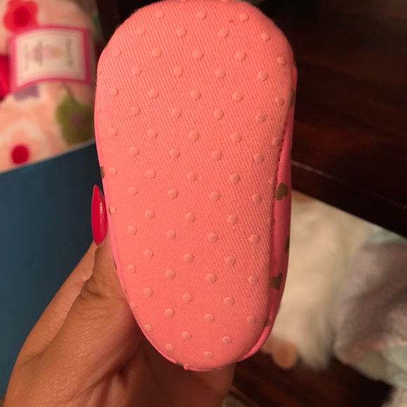 Pink heart shoes - Picture 3 of 5